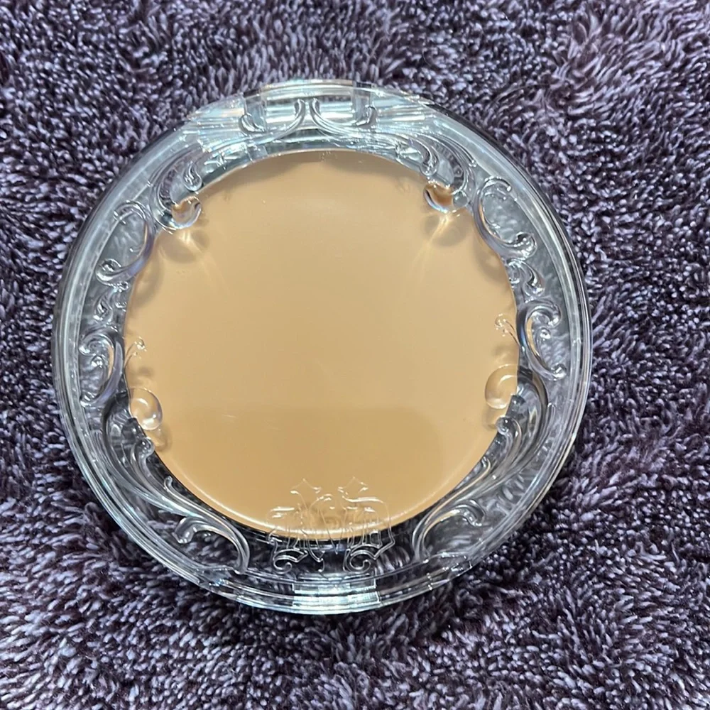 KVD Good Apple Light 024 Skin-Perfecting Foundation Balm
